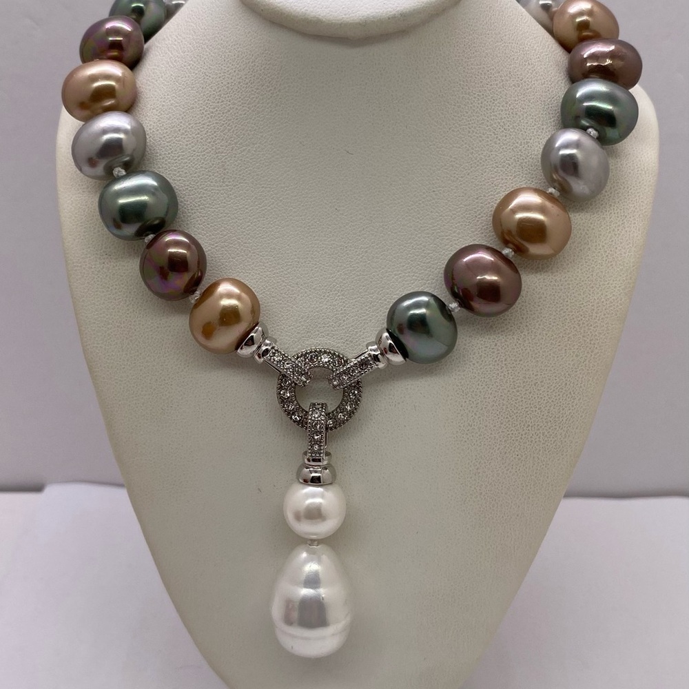 Elegant Multicolor Pearl Necklace with Silver Accents